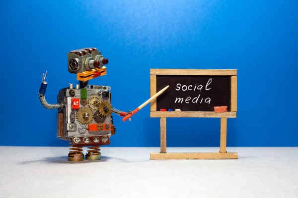 A cute robot presenting social media brand management